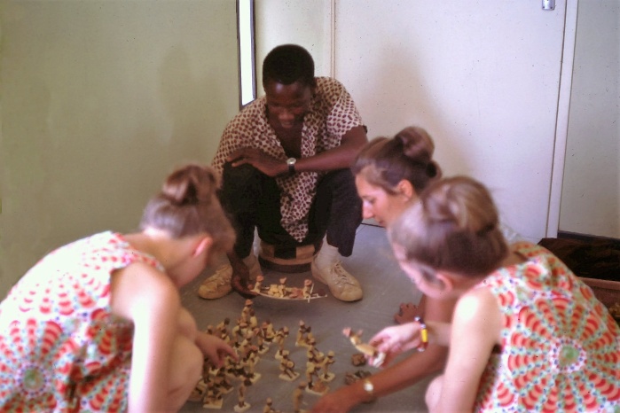 Buying thorn carvings from a door-to-door salesman in Kano, 1971