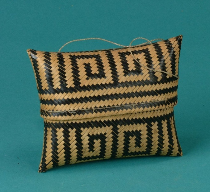 Image 3: Woven envelope bag, Venezuela, 68.175.16